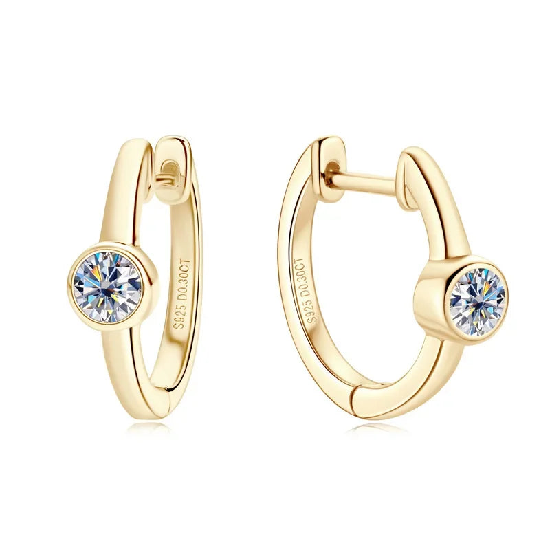 Prata 925 banhada ouro branco 18k e ouro 18k.
Pedra: Moissanita 0.3ct (quilates).
Tamanho da pedra: 4 mm.