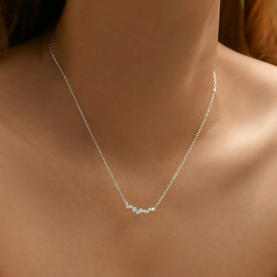 Prata 925 e Prata 925 banhada a ouro 14k.
Pedra: Zircônia cúbica.