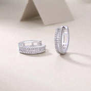 Prata 925 banhada ouro branco 18k.
Pedra: Moissanita.