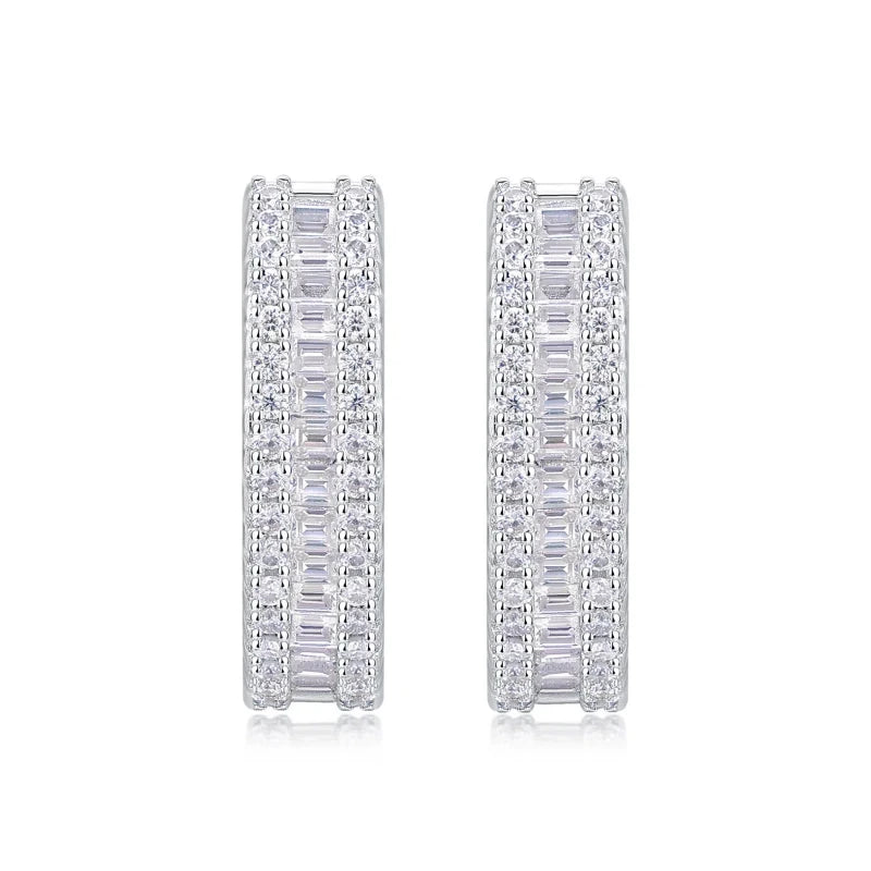 Prata 925 banhada ouro branco 18k.
Pedra: Moissanita.