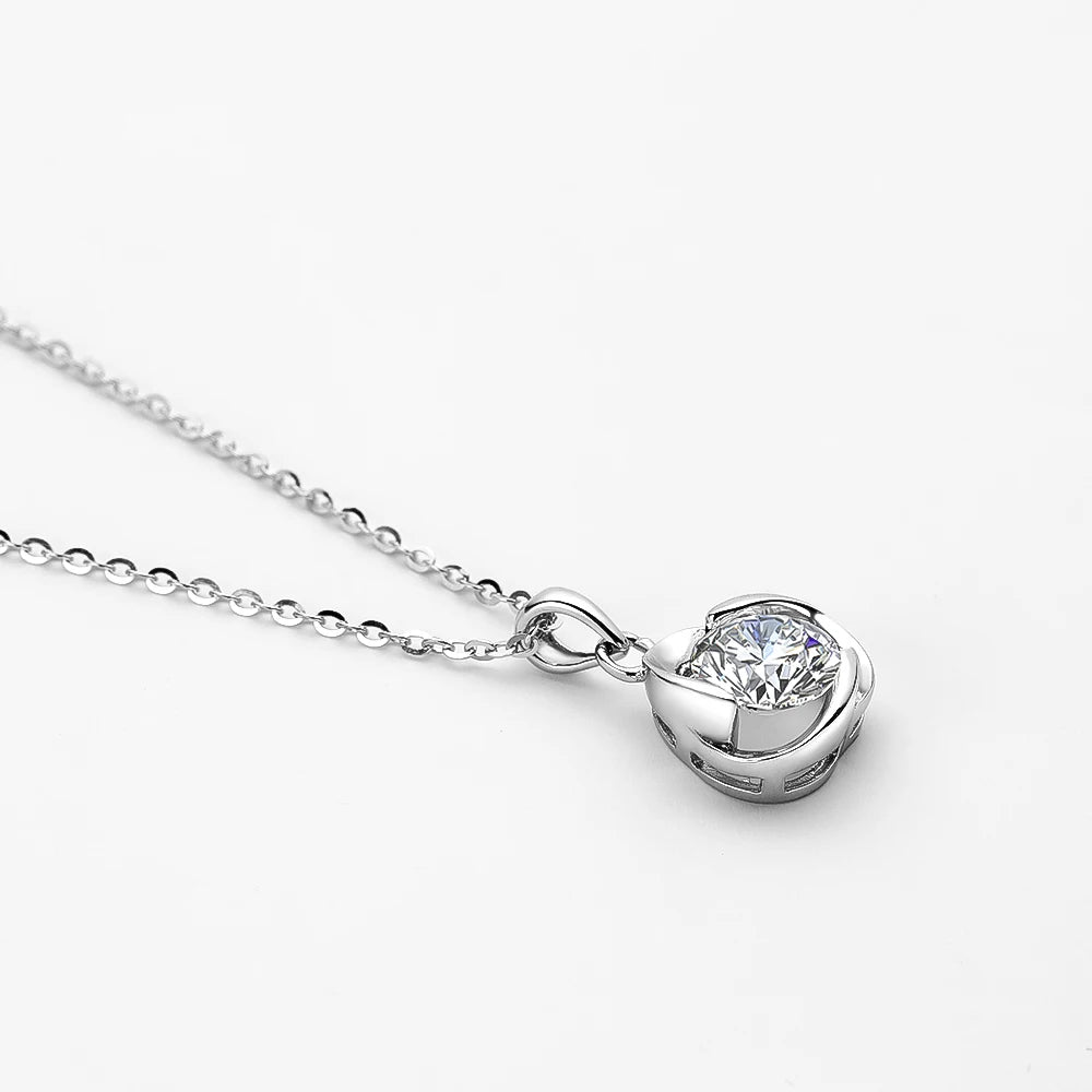 Prata 925.
Pedra: Moissanita 1,0 ct (quilate).
