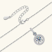  Prata 925 banhada ouro branco 18k.
Pedra: Moissanita ciano 1,3 cts (quilates). 