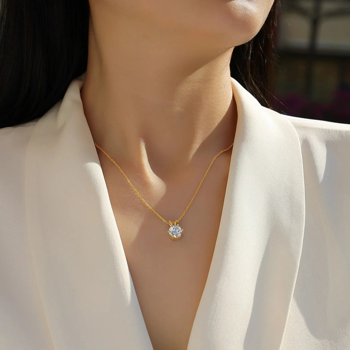 Prata 925 banhada a Ouro 14k.
Pedra: Moissanita 2,0 ct (quilates).