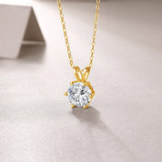 Prata 925 banhada a Ouro 14k.
Pedra: Moissanita 2,0 ct (quilates).